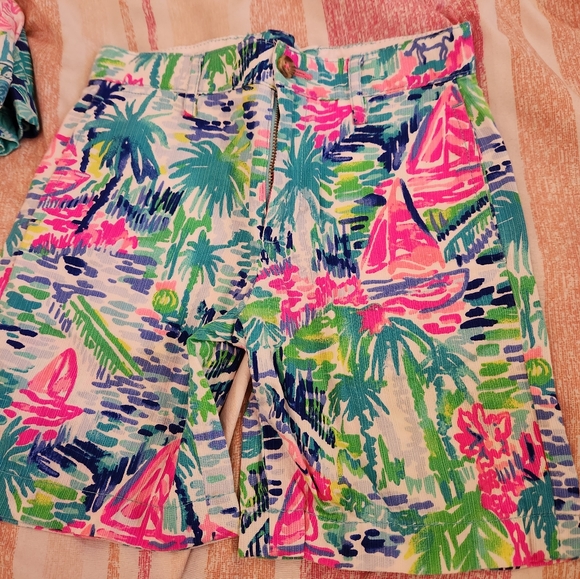 Shorts - Picture 1 of 2